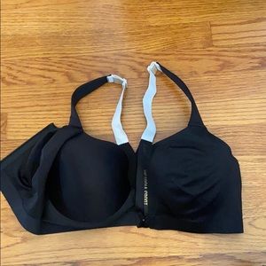 NWOT Victoria’s Secret 36DD sports bra